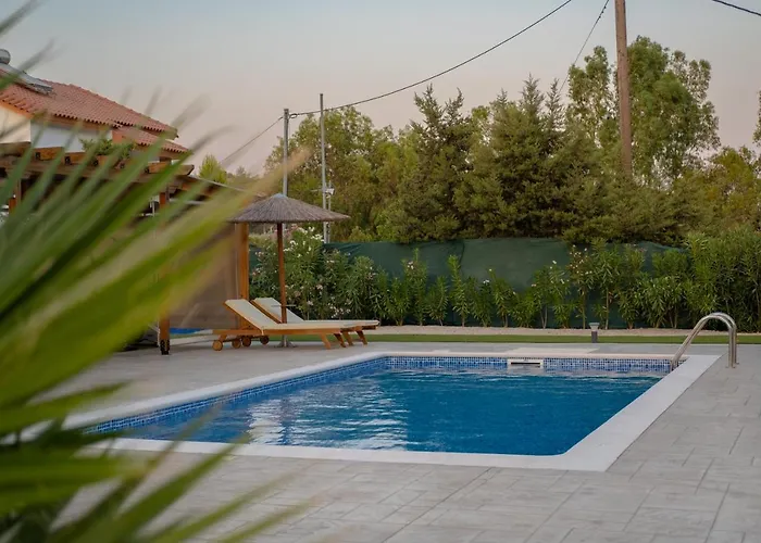 Sun's Reach Villa Tsairi