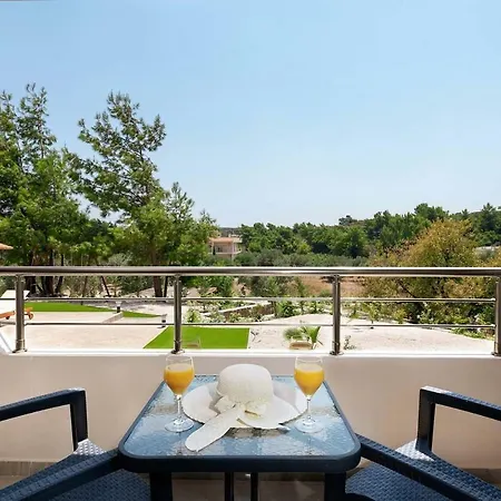 Sun's Reach Villa *
